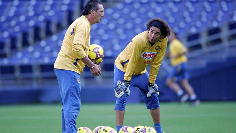 Verderi y Ochoa, durante la primer etapa del arquero con las Águilas