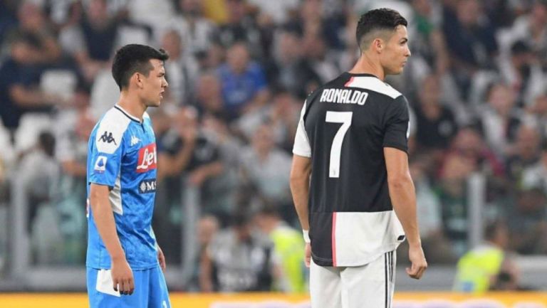 Chucky Lozano y Cristiano, en el juego entre Juventus y Napoli