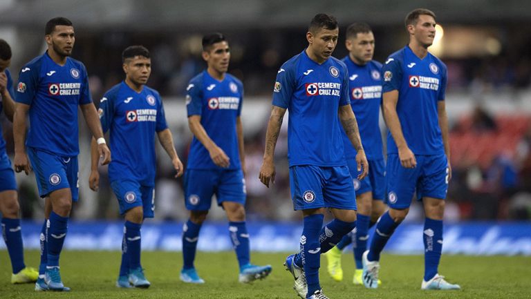 Jugadores de Cruz Azul tras empate 1-1 contra Chivas 