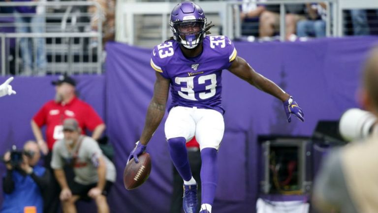 Dalvin Cook celebrando una anotación con Minnesota Vikings