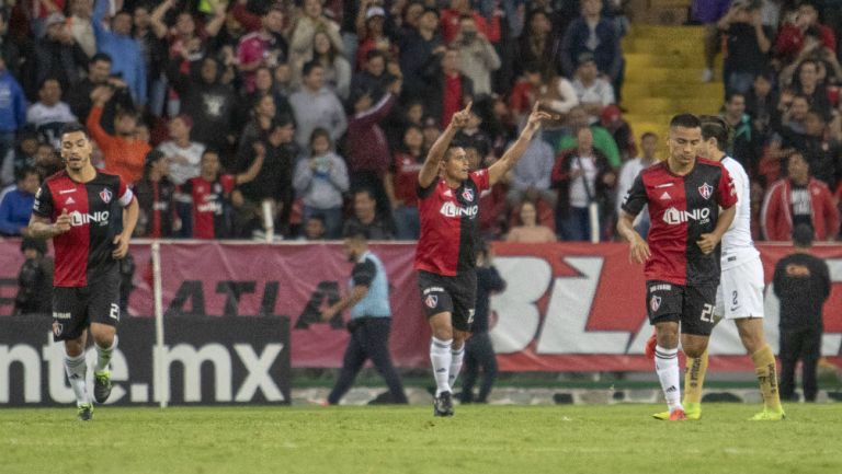 Osvaldo Martínez festeja una diana contra Pumas en Copa MX