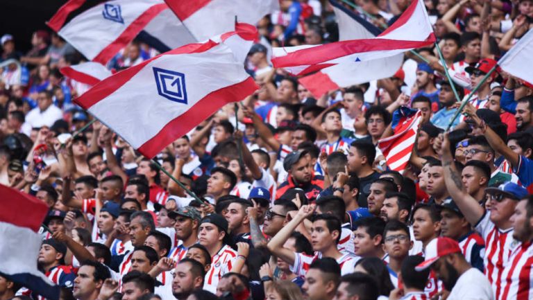 Aficionados de Chivas en el estadio