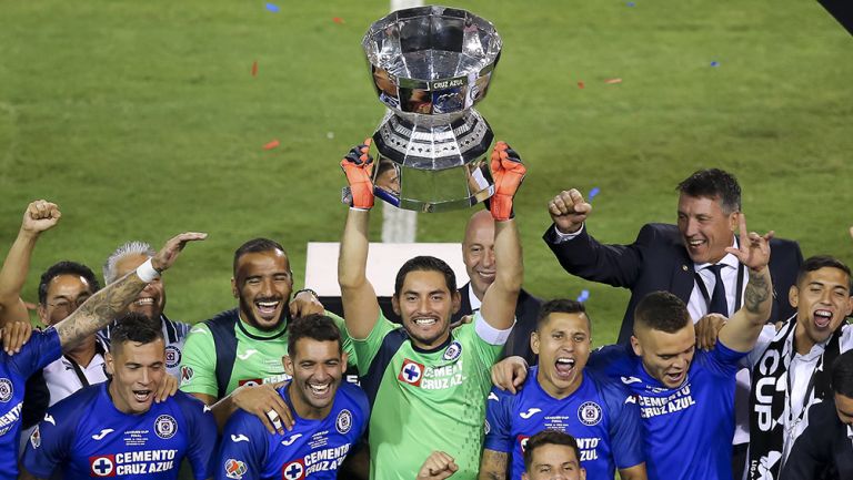 Jugadores de Cruz Azul celebran título de Leagues Cup