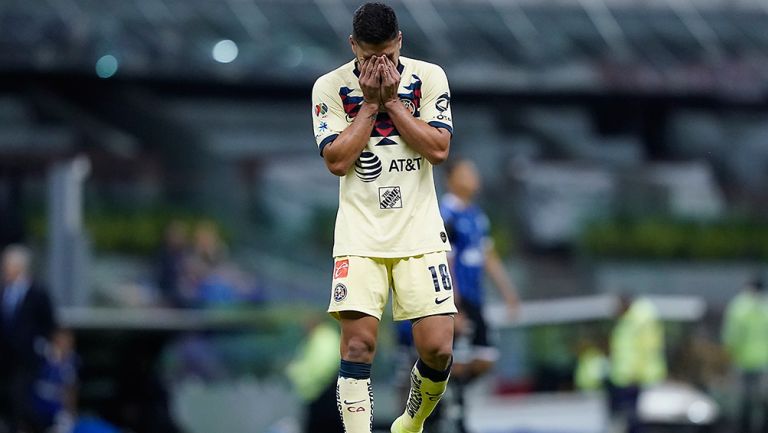 El zaguero guaraní se lamenta al final del partido ante Querétaro