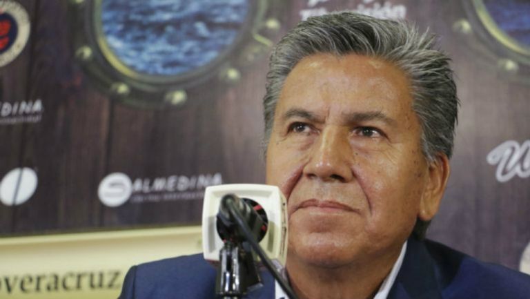 Raúl Arias en su presentación como directivo del Veracruz 