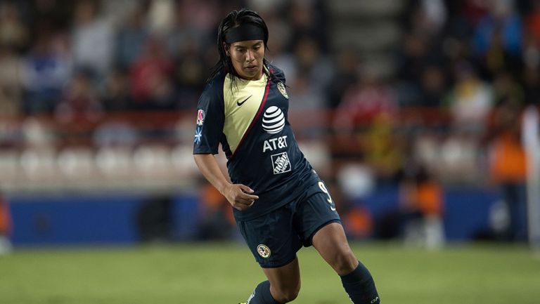 Lucero Cuevas, durante un partido con América