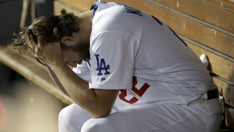 Clayotn Kershaw se lamenta tras permitir dos cuadrangulares vs Nats