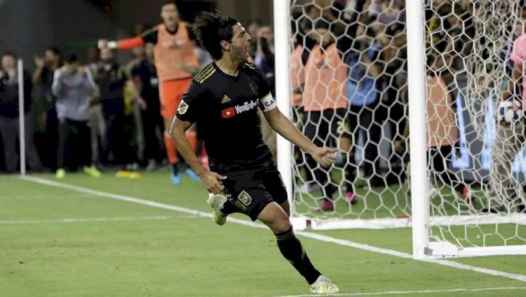 Carlos Vela celebra uno de sus goles con Los Angeles FC