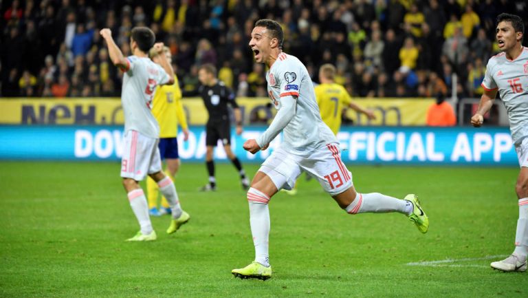 Rodrigo Moreno celebra el gol con el que España se clasificó a la Eurocopa