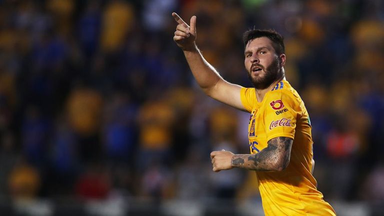  André Pierre Gignac en un partido con Tigres