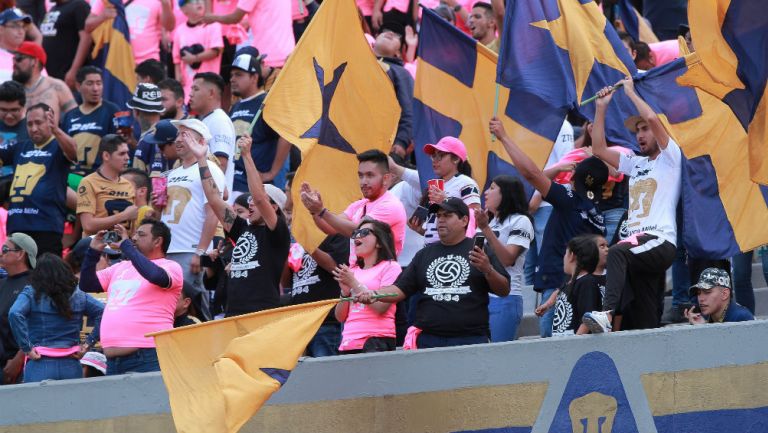 Afición de los Pumas durante un juego frente a León