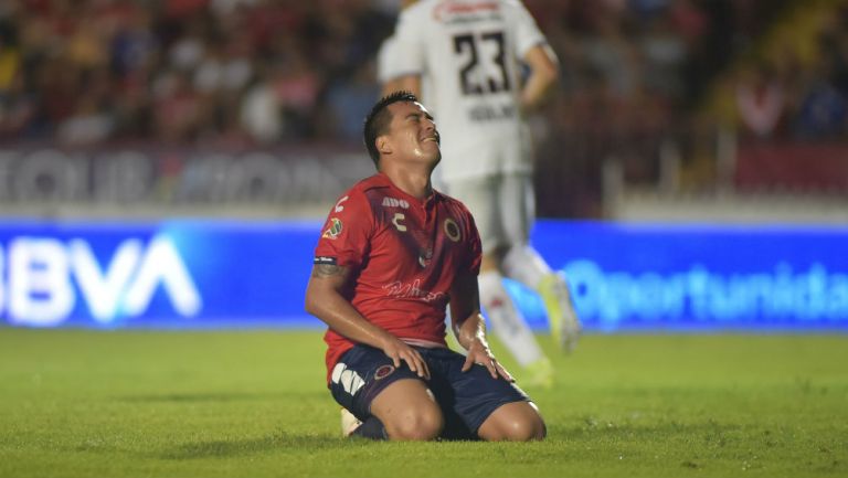 Iván Santillán se lamenta durante un juego del Veracruz