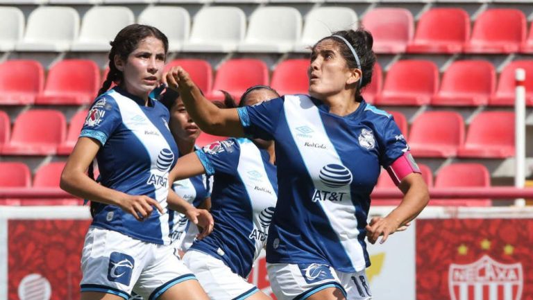 Jugadoras de Puebla, durante un partido de la Liga Femenil