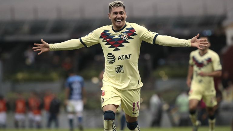 Nicolás Castillo celebrando su anotación con América