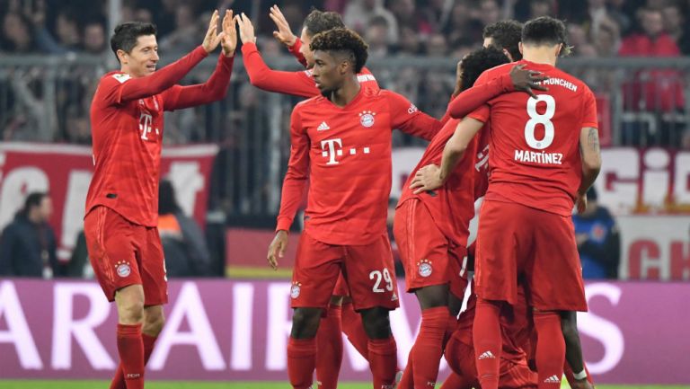 Jugadores del Bayern festejan el triunfo ante el Dortmund