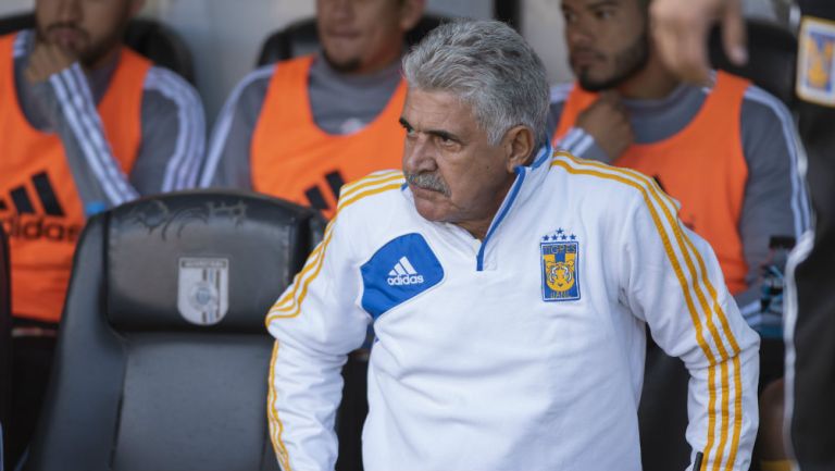 Ricardo Ferretti en el partido entre Querétaro y Tigres