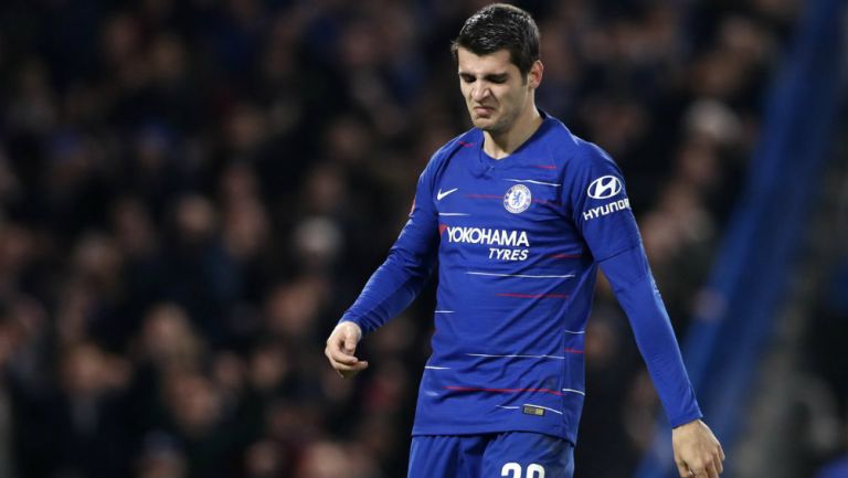 Álvaro Morata se lamenta en juego del Chelsea