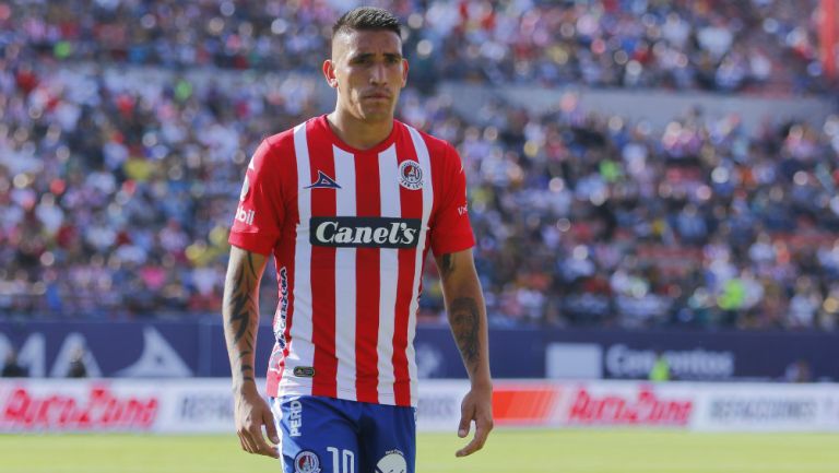 Ricardo Centurión en juego con Atlético de San Luis