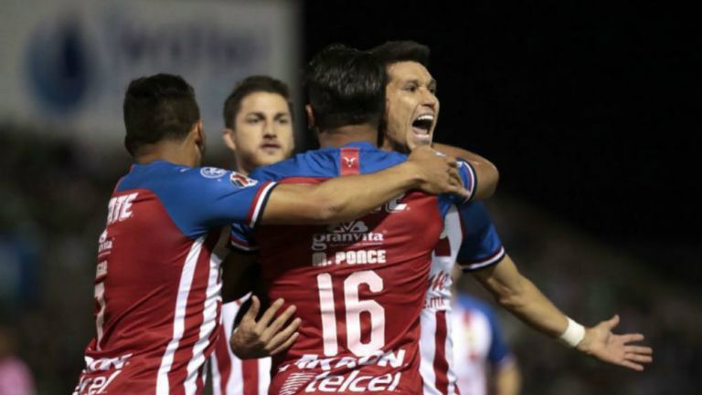 Ponce y Molina festejan gol ante Juárez