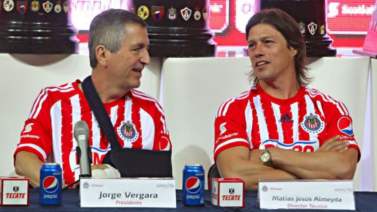 Jorge Vergara y Matías Almeyda en su etapa de Chivas