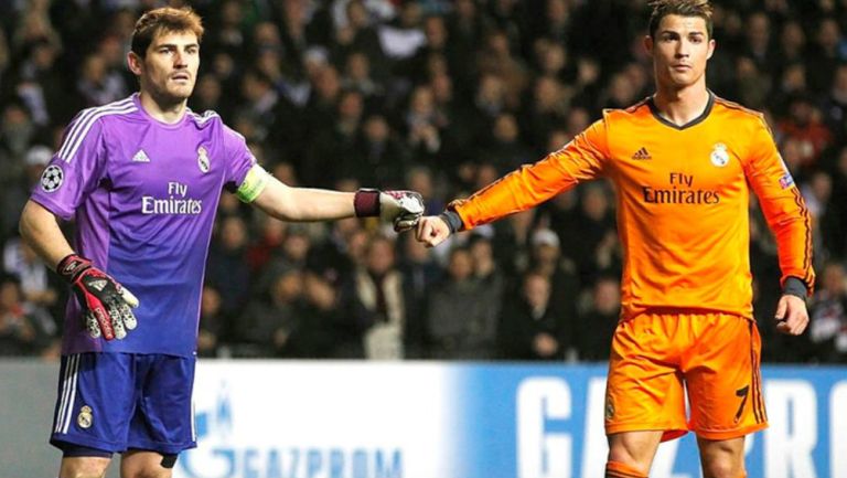 Iker Casillas y Cristiano Ronaldo en un partido con el Real Madrid