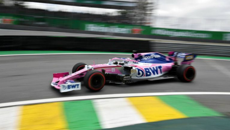 Checo Pérez durante práctica en el Autódromo José Carlos Pace