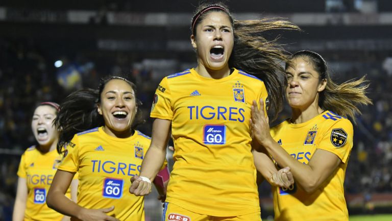 Tigres Femenil festejando gol en Apertura 2019