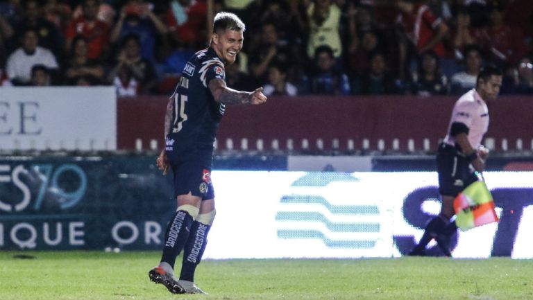 Nicolás Castillo festejando un gol con América