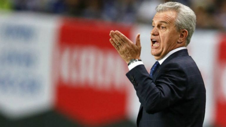 Javier Aguirre dirigiendo en Europa