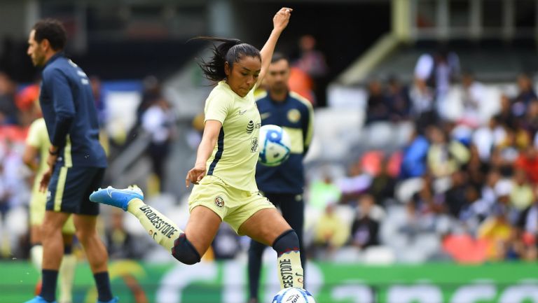 Zulma Hernández antes del partido entre América Femenil y Tuzas