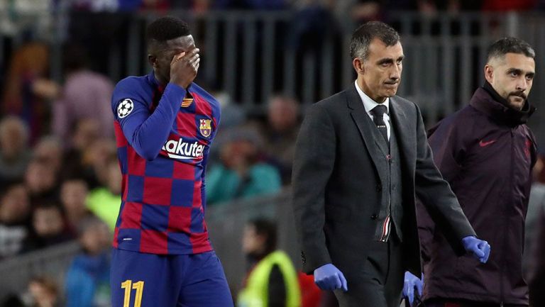  Ousmane Dembélé tras salir de cambio en el partido de Barcelona
