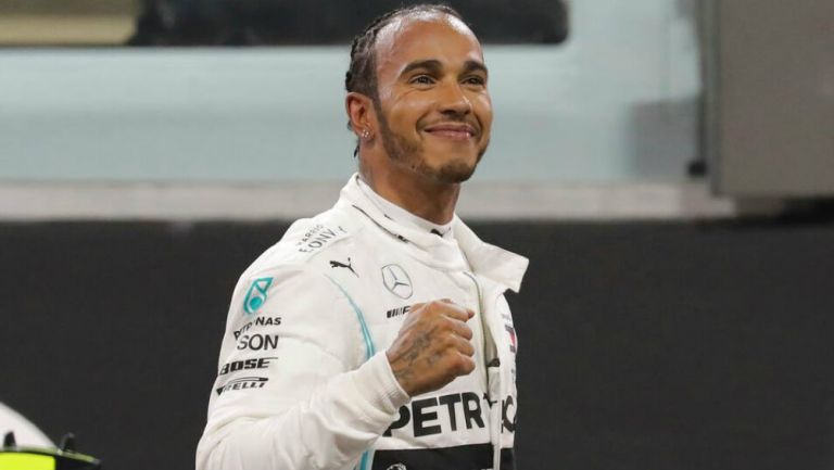 Lewis Hamilton celebrando en una carrera
