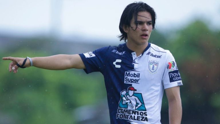 Bruce El-mesmari en acción con Pachuca