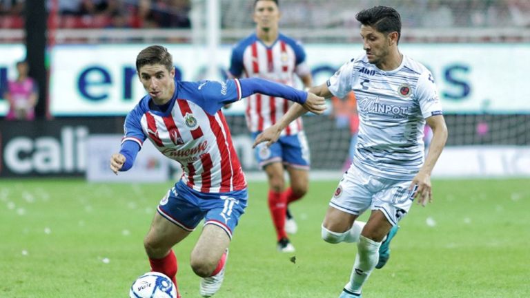 Acción del juego entre Chivas y Veracruz del A2019