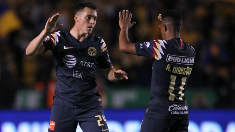 Federico Viñas e Ibargën celebrando gol