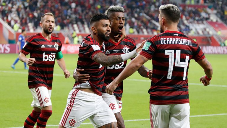 Jugadores del Flamengo celebran gol contra Al-Hilal