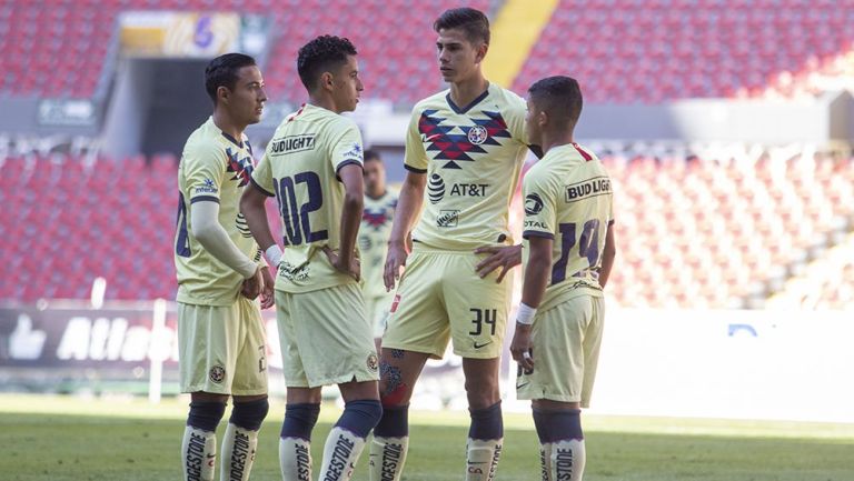 Jugadores de América en un partido de Fuerzas Básicas