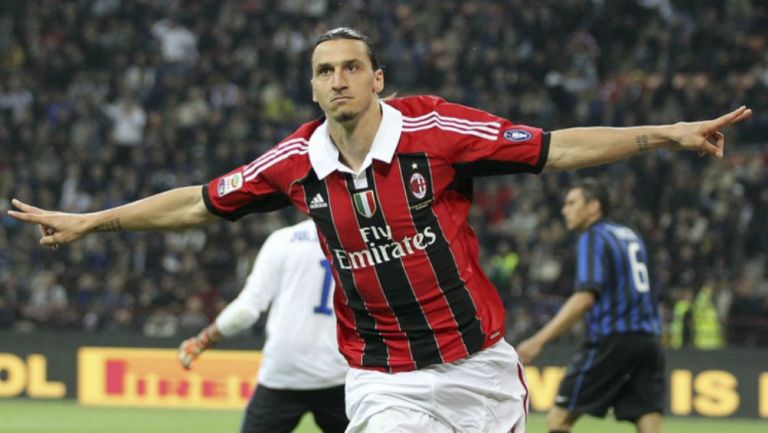 Zlatan celebrando una anotación como jugador del Milan