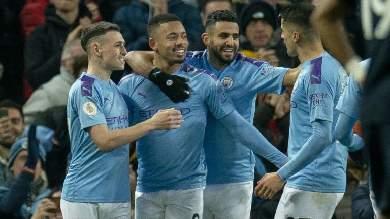 Jugadores del Manchester City celebrando un gol