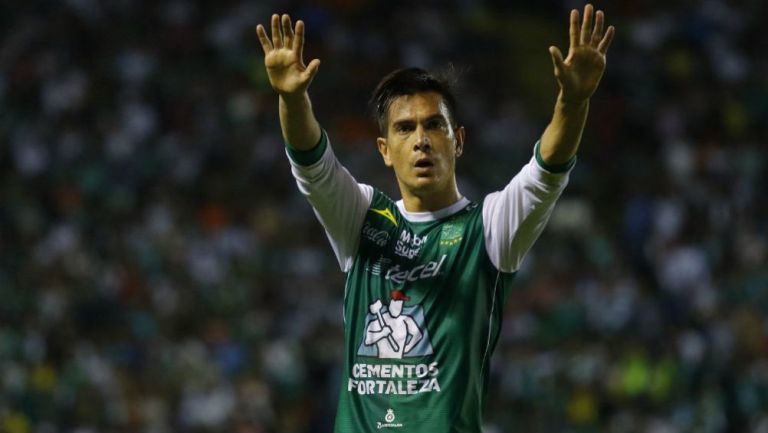 Ignacio González agradeciendo a la afición de León