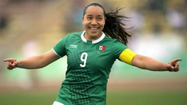 Charlyn Corral celebra su gol ante Jamaica