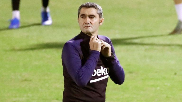 Ernesto Valverde, durante el entrenamiento del Barcelona