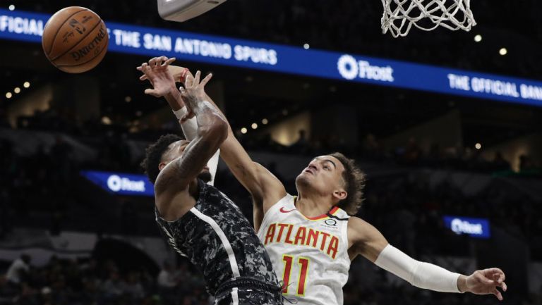 Hawks: Trae Young le hace un tapón a Dejonte Murray