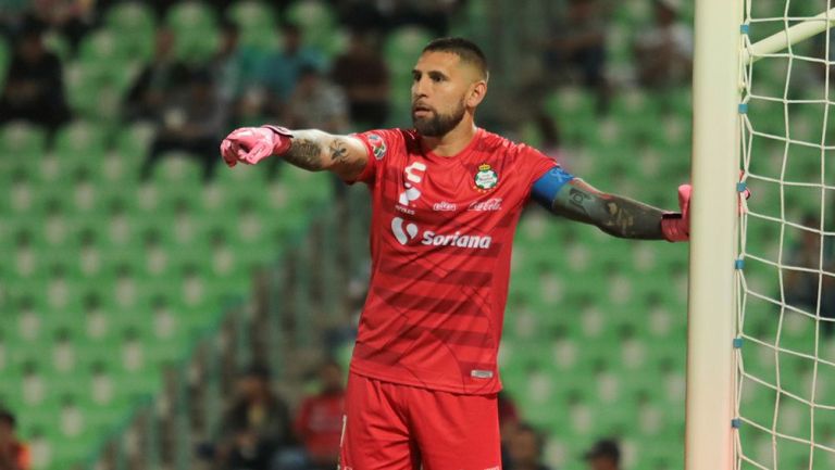 Jonathan Orozco en un partido con Santos Laguna