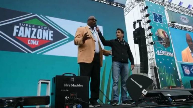 Charles Haley en convivencia con la fanaticada mexicana