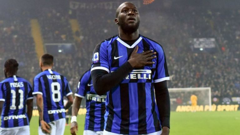 Romelu Lukaku celebrando su anotación con Inter de Milan