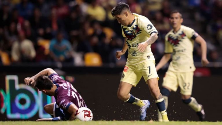 Leo Suárez, en el partido ante Puebla