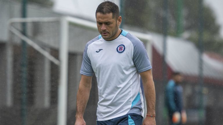 Pablo Aguilar en entrenamiento con Cruz Azul
