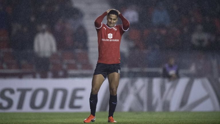 Cecilio Domínguez durante un partido con Independiente