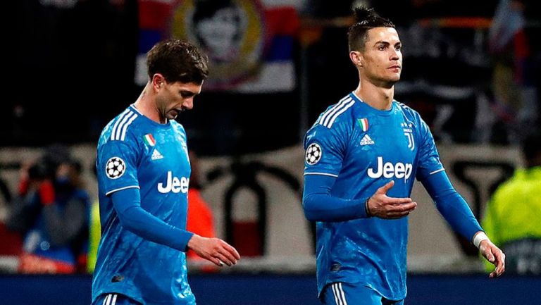 Bernardeschi y CR7 en un juego de la Juventus